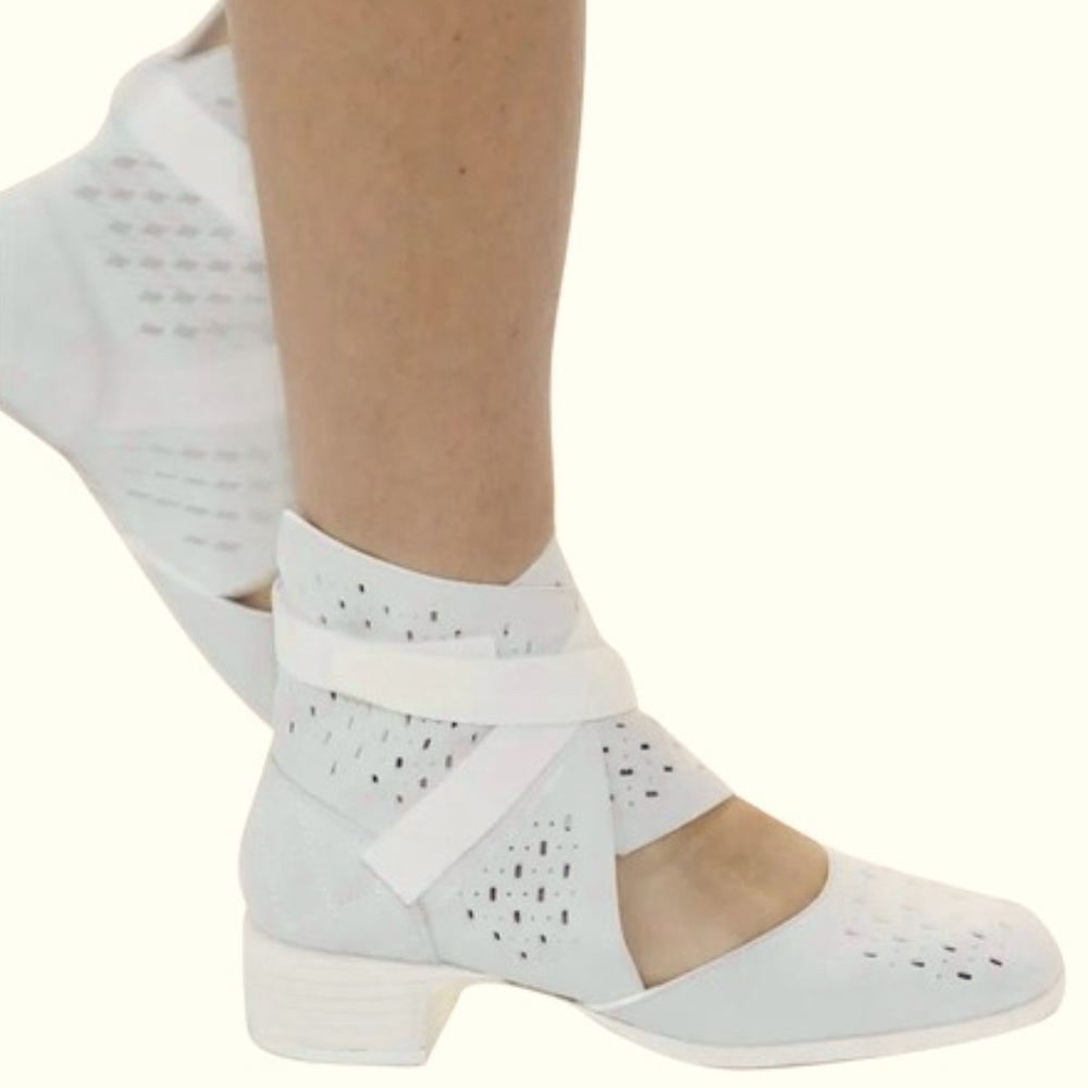 $1125 Chanel Runway White Perforated Suede Ankle Wrap Boots CC Size 38 / 7.5